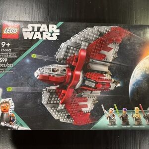 Brand new LEGO Star Wars Jedi Shuttle - Red and Gray